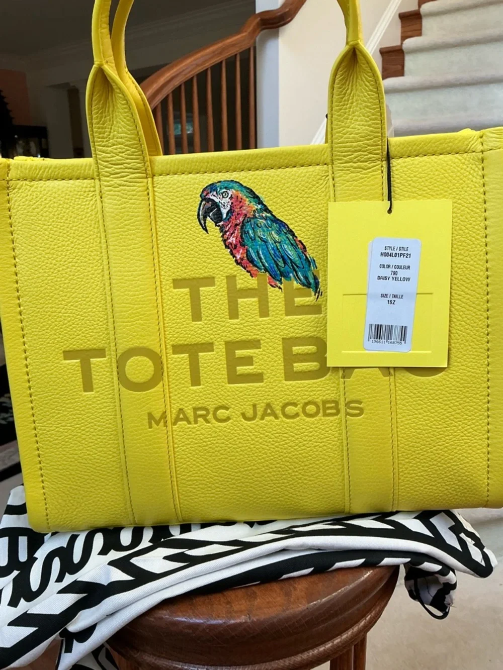 NWT MARC JACOBS CUSTOM PAINTED PARROT YELLOW MEDIUM LEATHER TOTE BAG - Picture 13 of 16